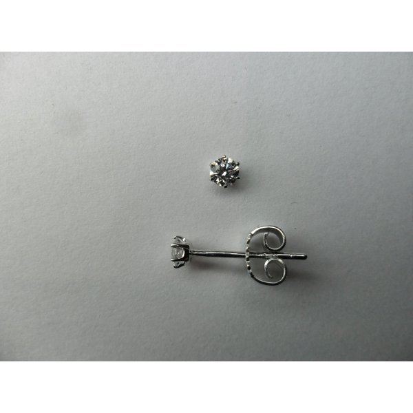 White Gold 6-Pronks Solitaire Ear Studs 2 - 0.25 crt.
