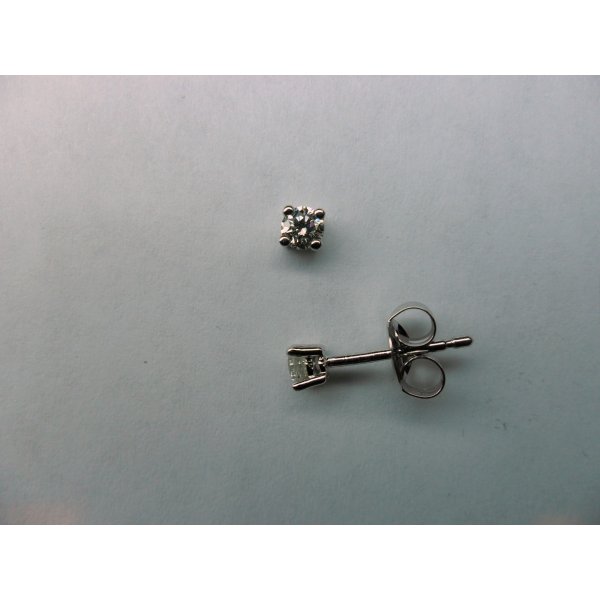 White Gold Solitaire Ear Studs 2 - 0.22 crt.