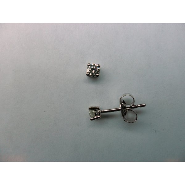 white Gold Solitaire Ear Studs 2 - 0.30 crt.