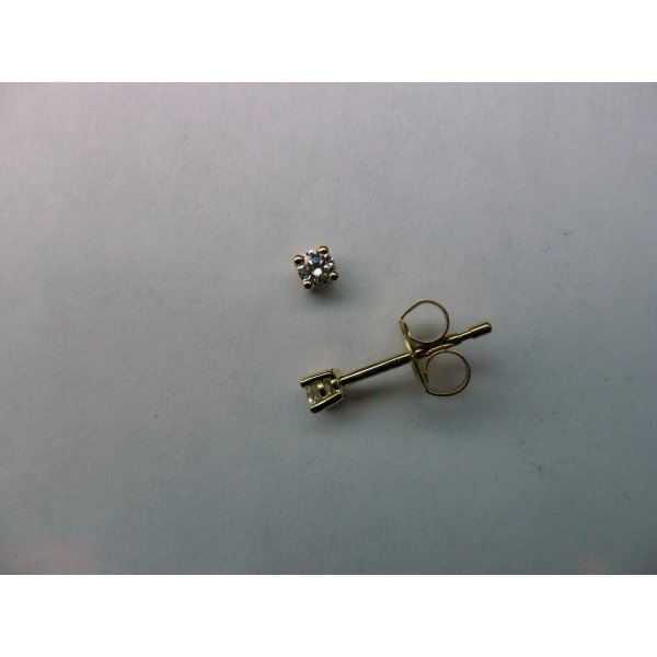 Yellow Gold Solitaire Ear Studs 2 - 0.14 crt.