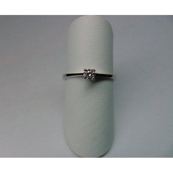 4 pronks solitaire ring