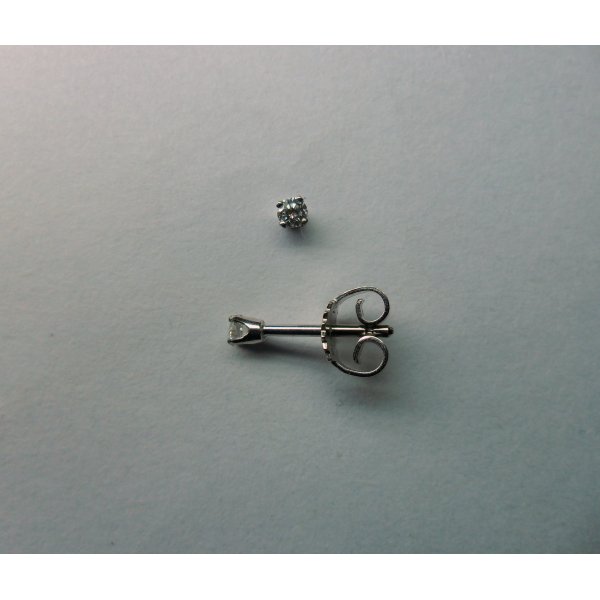 White Gold 4-Pronks Solitaire Ear Studs 2 - 0.10 crt.