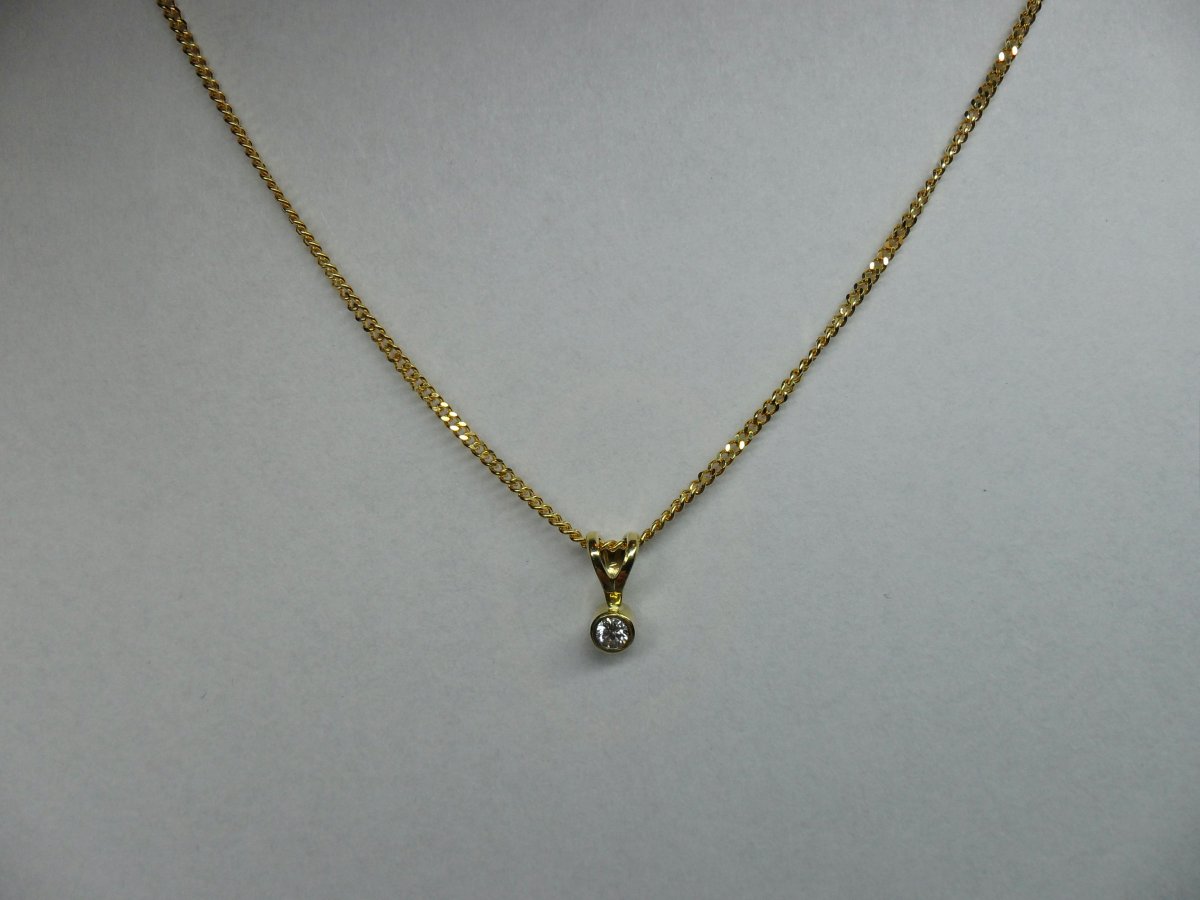 Solitair Hanger Gesloten Zetting Geelgoud 