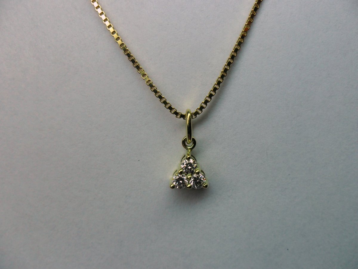 Driehoek Hanger Geelgoud Groot 