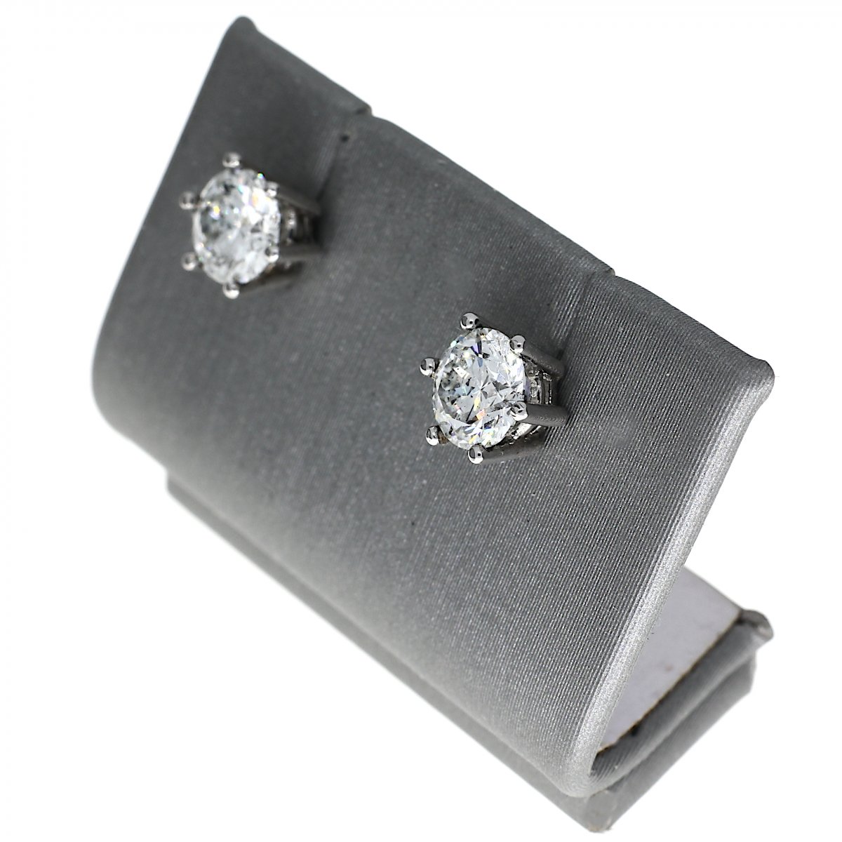 Witgouden Solitair Oorstekers 2 - 1.06 crt.