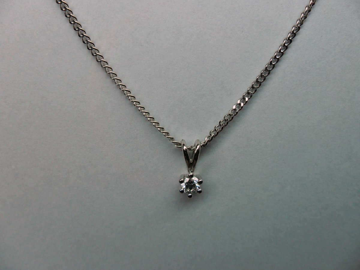 Solitair Hanger Witgoud 0.08 crt.