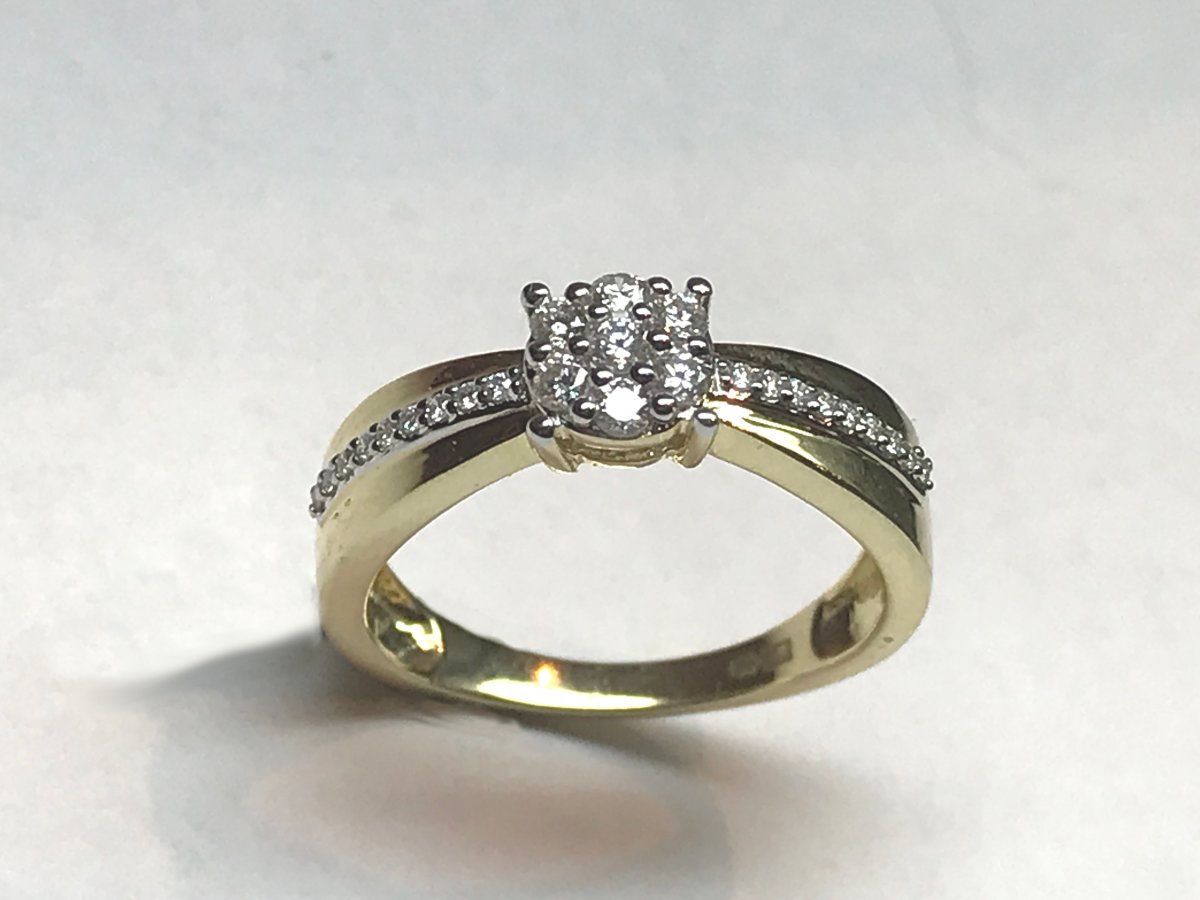 Invisible Roset Ring