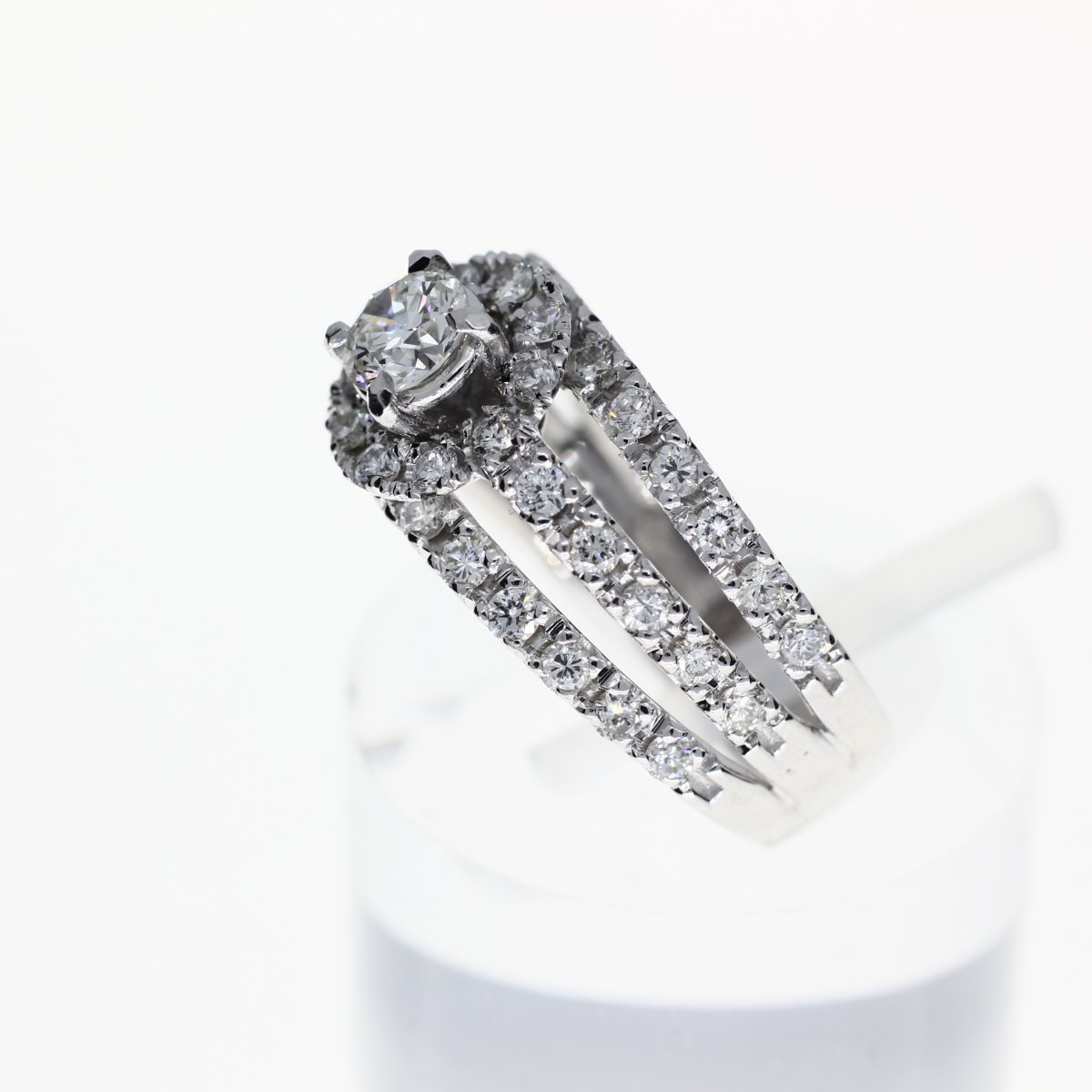 3 Rij Solitair Ring 47-1.48crt.