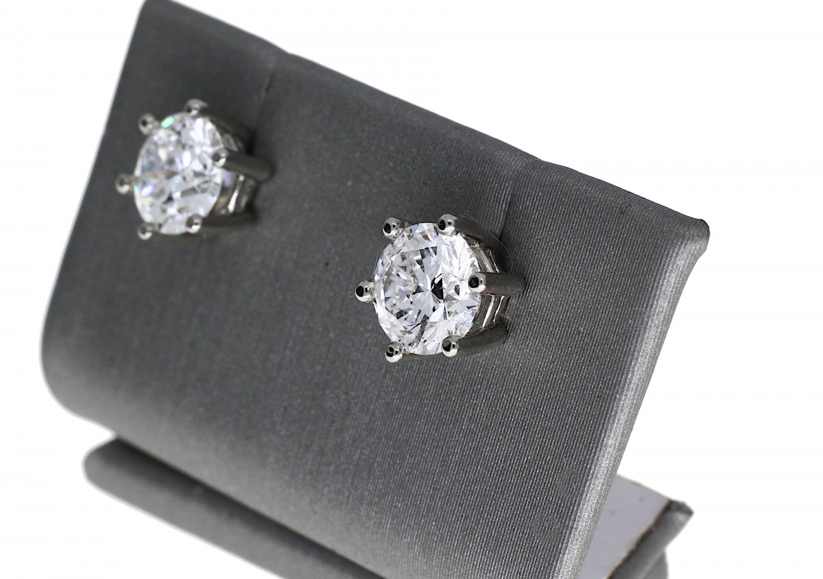 Lab-grown Solitair stud earrings 2-1.50crt