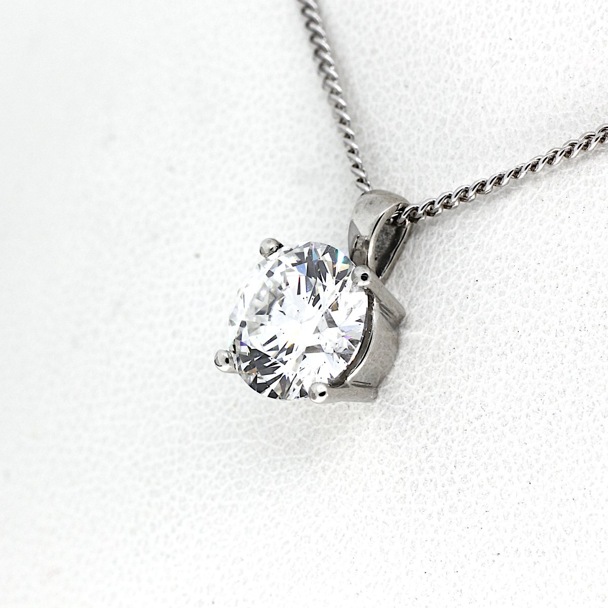 Labgrown Solitair hanger 1-2.09crt.
