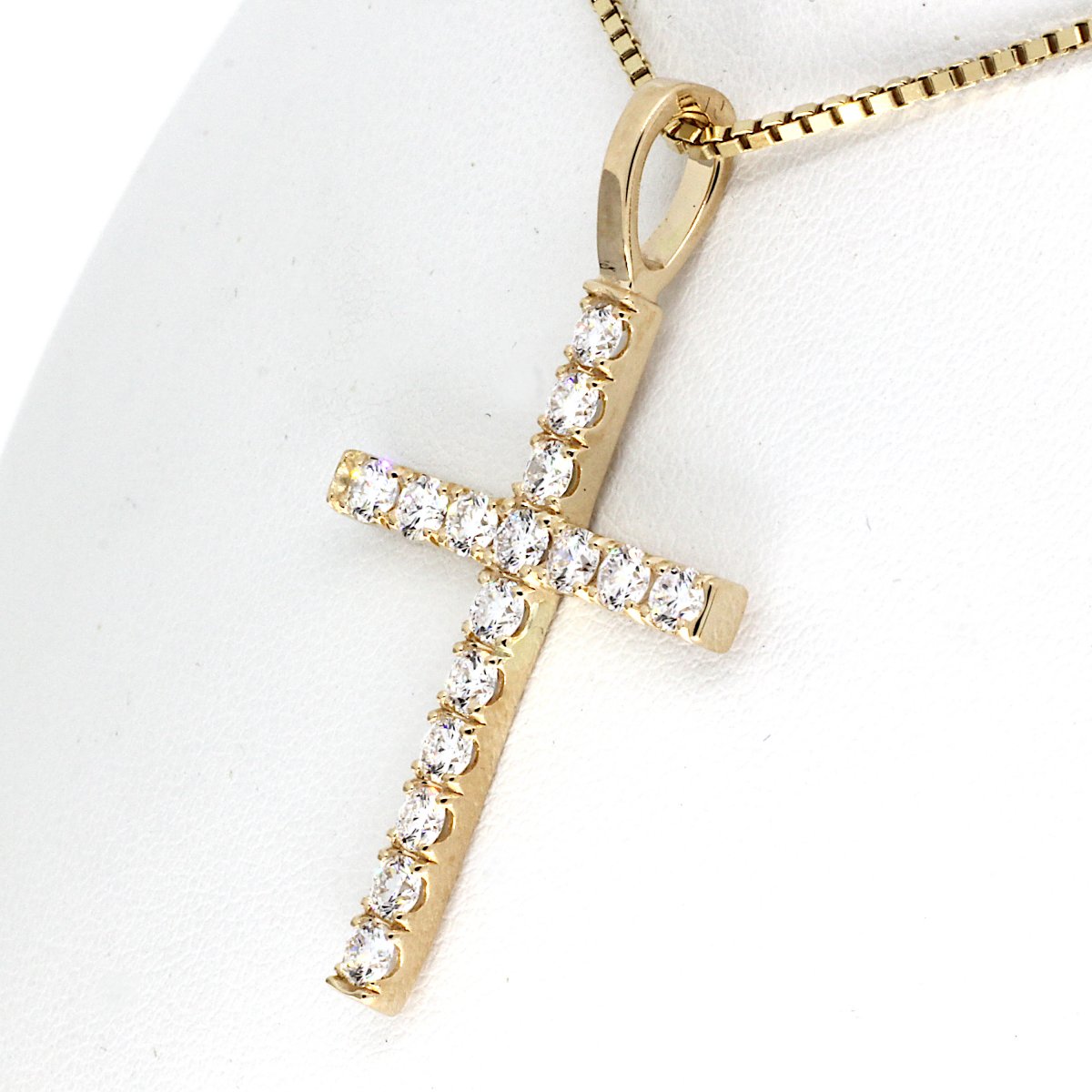 Lab-grown kruis hanger 18kt 16-1.60crt