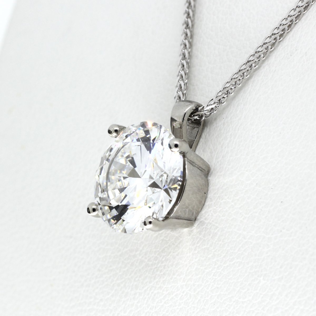 Lab-grown Solitair hanger 1-5.00crt.