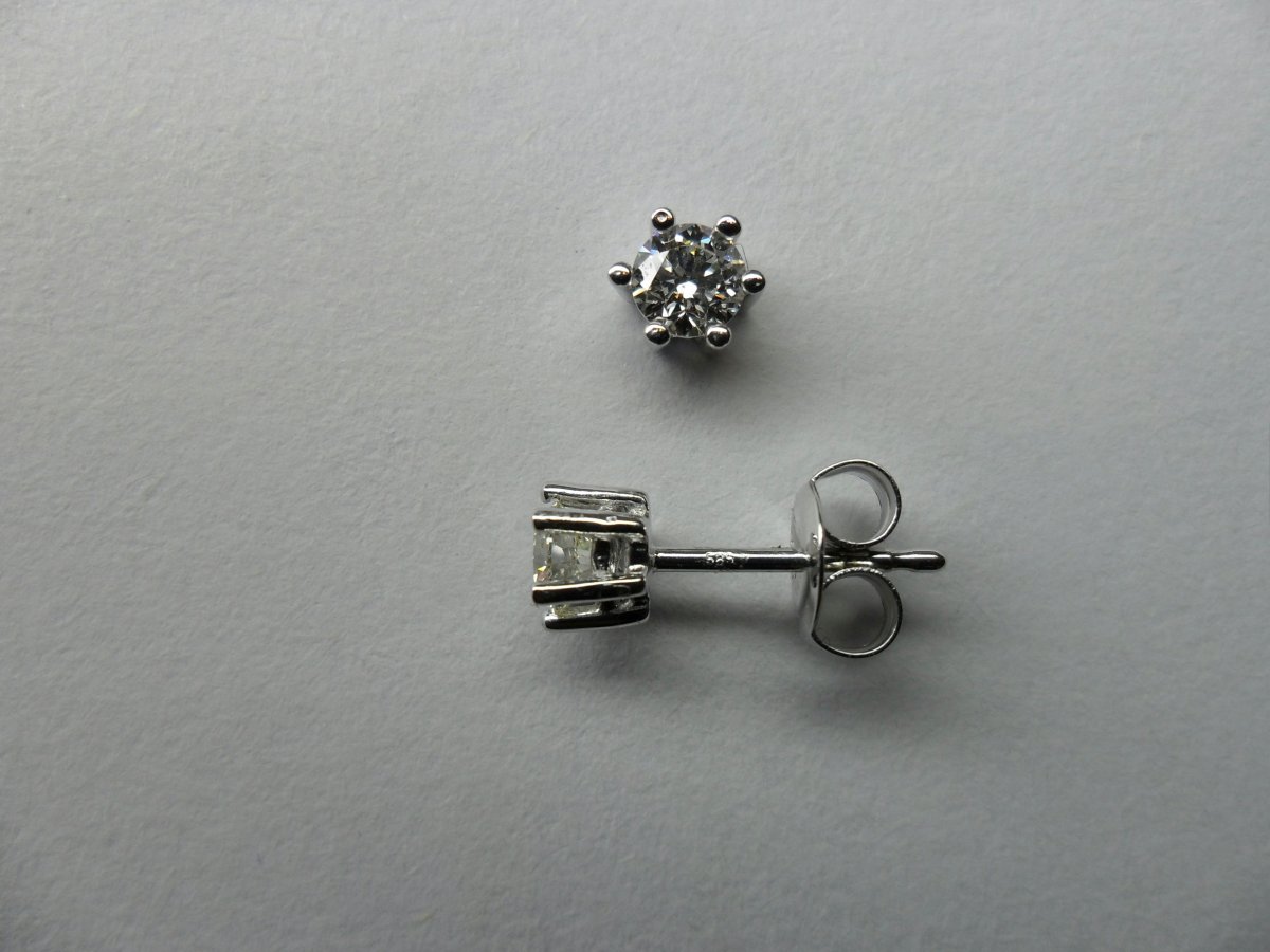 Witgouden Solitair Oorstekers 2 - 0.52 crt.