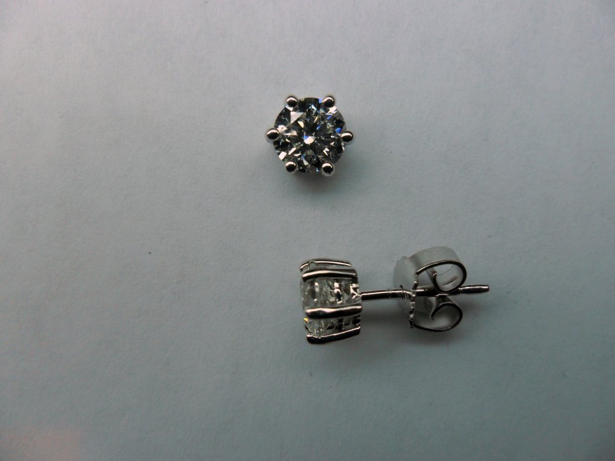 Witgouden Solitair Oorstekers 2 - 1.40 crt.