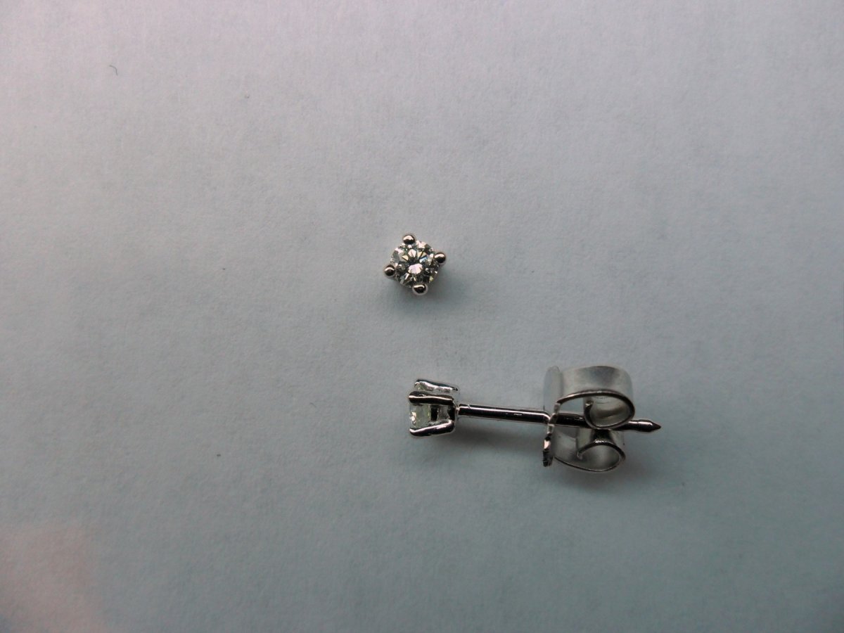 White Gold Solitaire Ear Studs 2 - 0.14 crt.