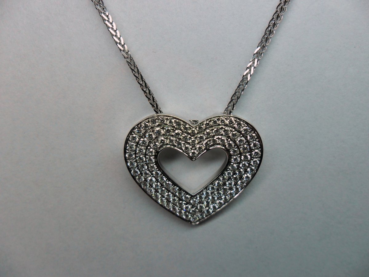 White gold heart pendant