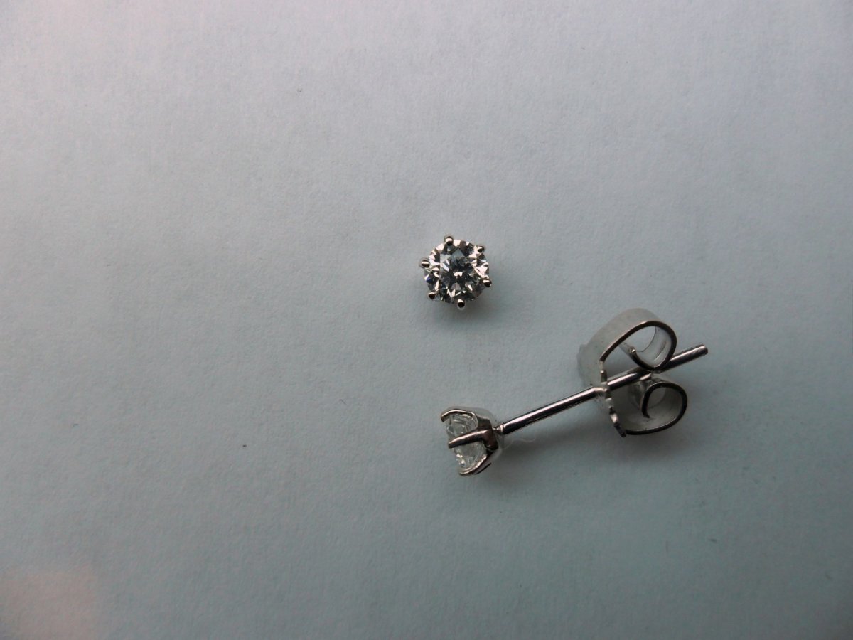 White Gold Solitaire Ear Studs 2 - 0.34 crt.