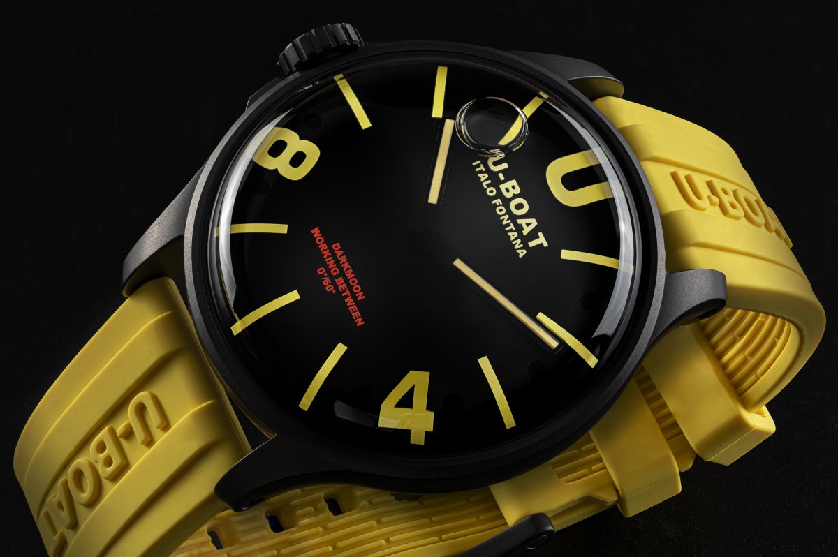 U-Boat Darkmoon 44MM BK Yellow PVD horloge 9522