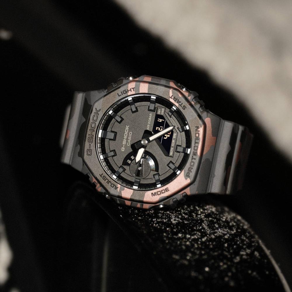 G-Shock Classic Style Camo horloge GA-2100CM-8AER