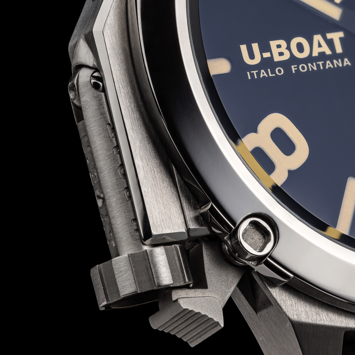 U-Boat U-42 Stratos 45 BK horloge 7677/U
