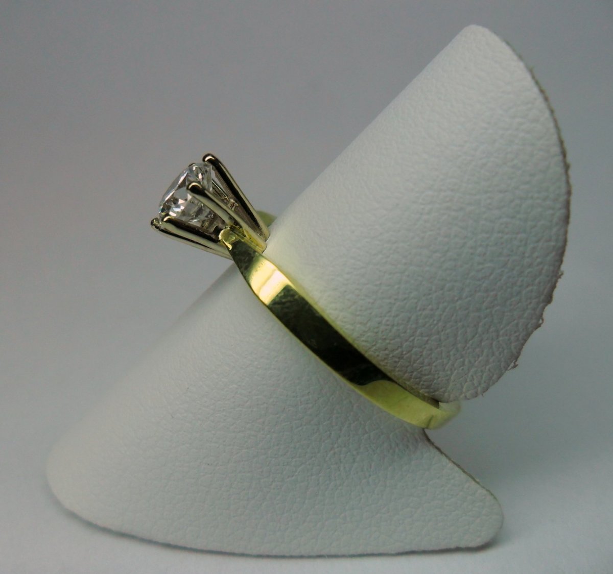 6 pronks solitaire ring