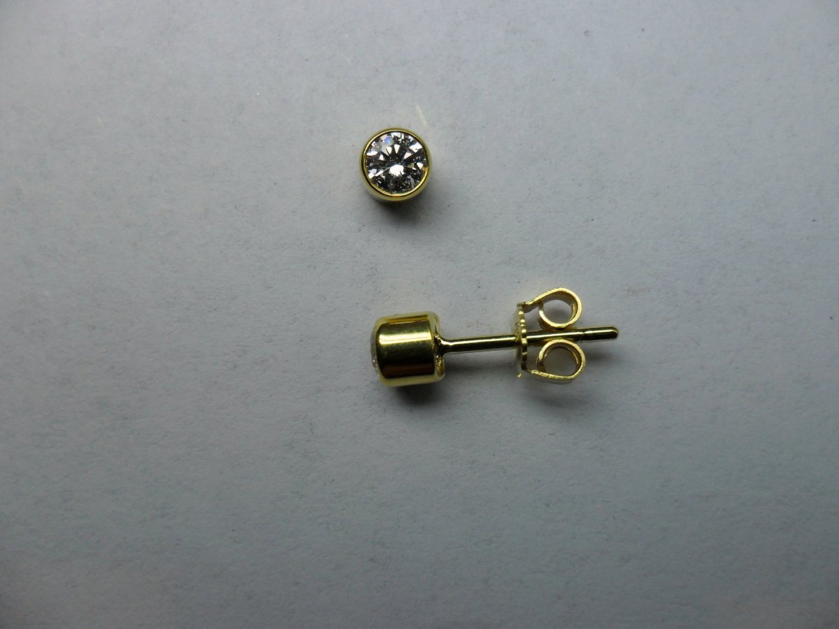 Yellow Gold Ear Studs Closed Setting 2 - 0.54 crt.