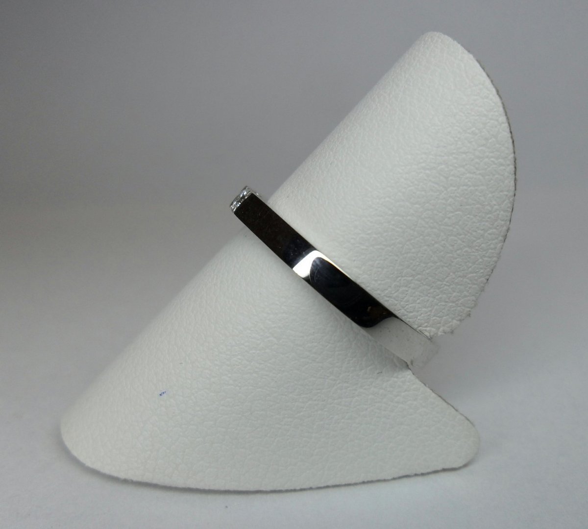 Row Ring Extra Thick 1st. White Gold