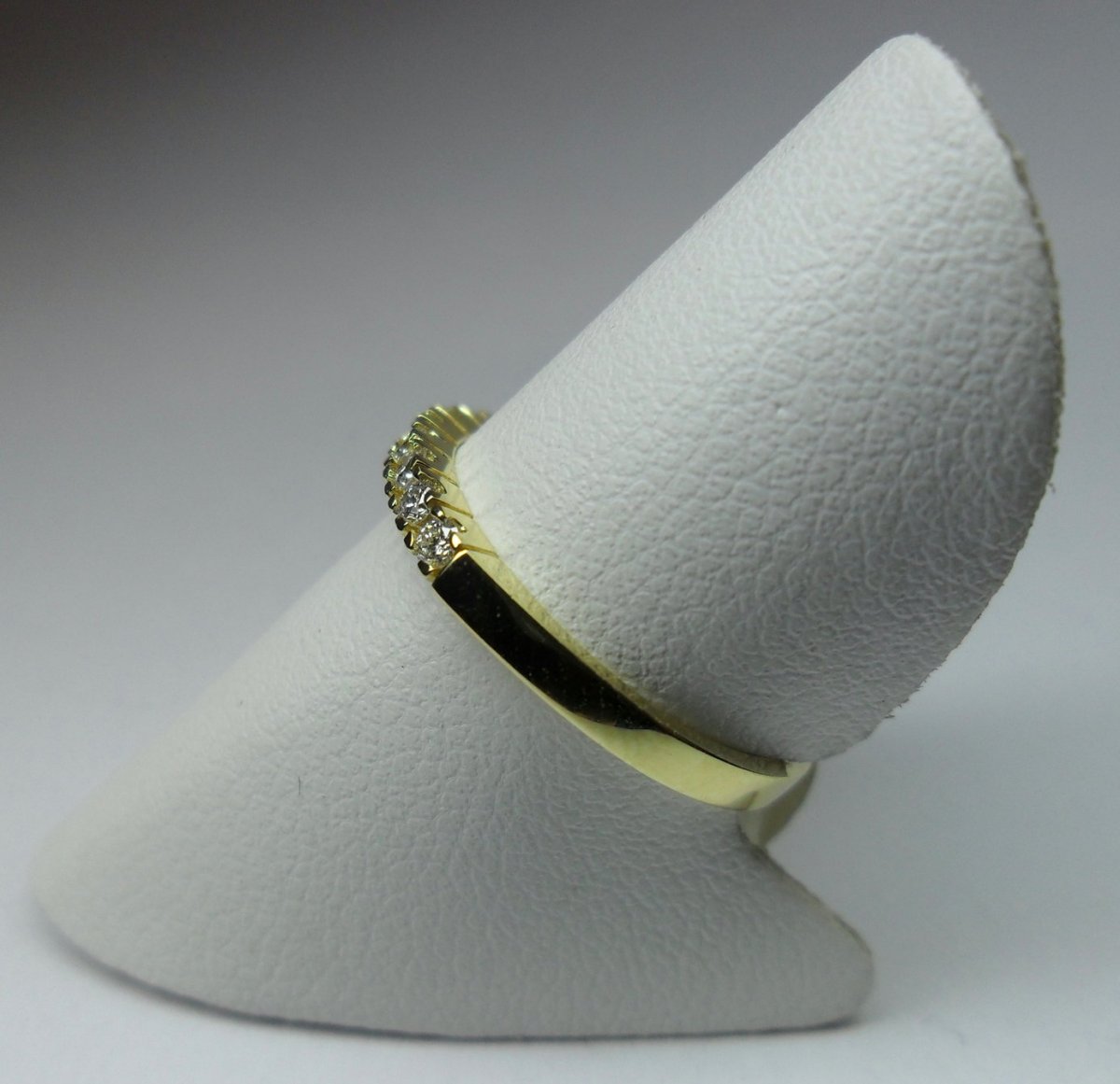 Row Ring Small 7st. Yellow Gold