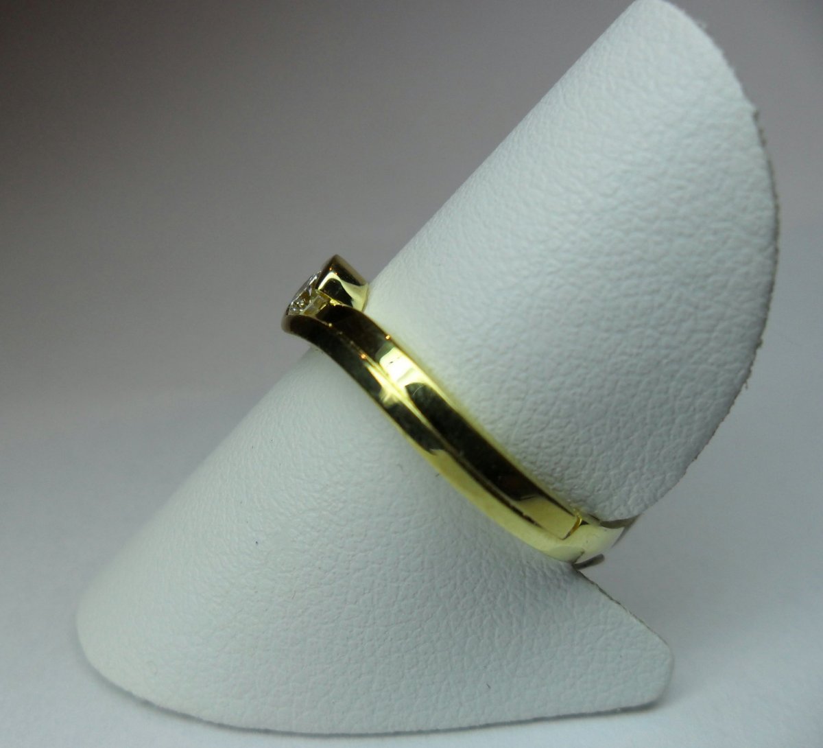 Rivoli Ring Yellow Gold