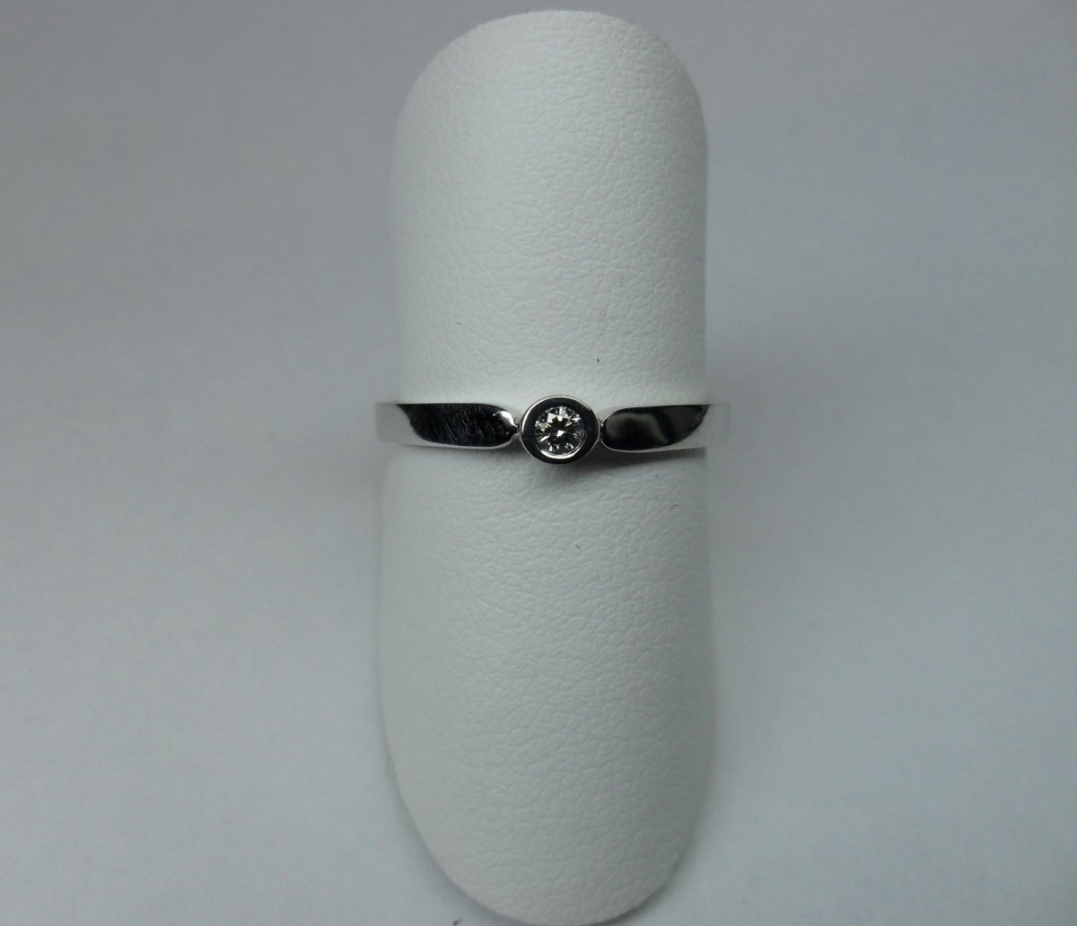 Rijring Gesloten Zetting Witgoud 1st.