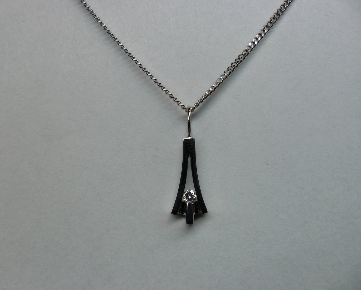 V-Clamp Pendant White Gold 0.04 crt.