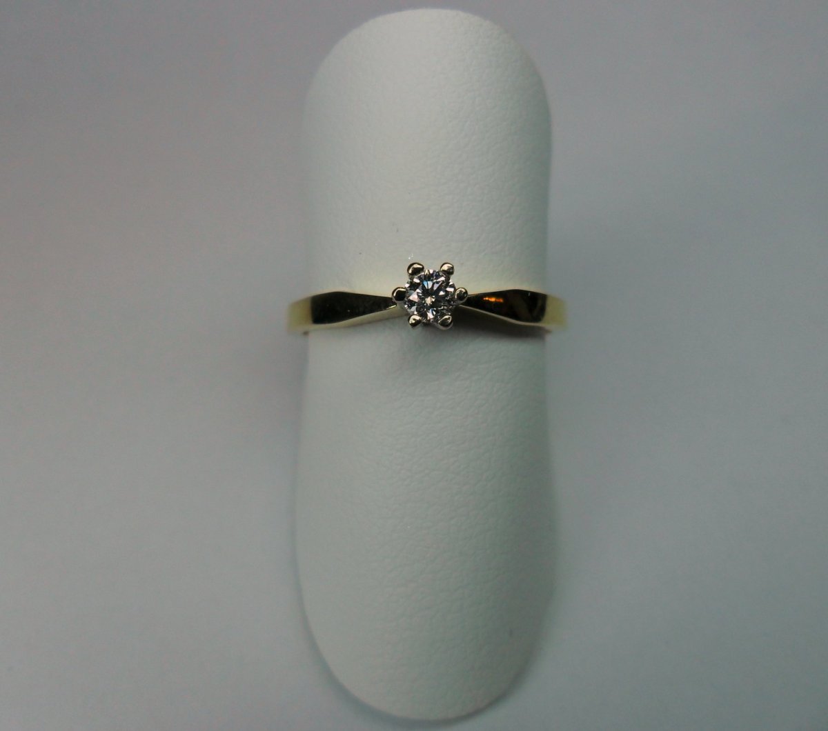 6 pronks solitaire ring