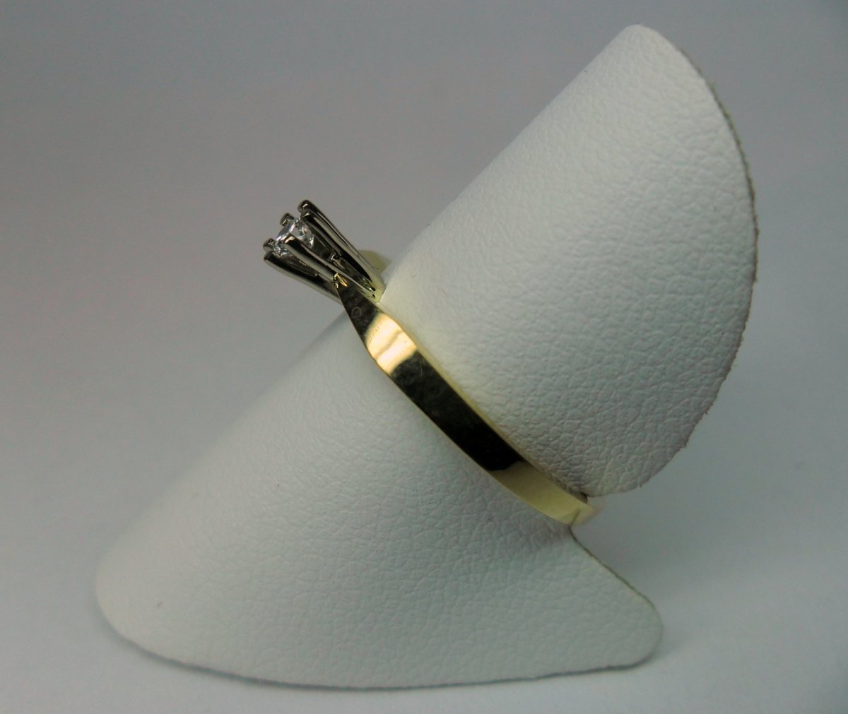 6 pronks solitaire ring