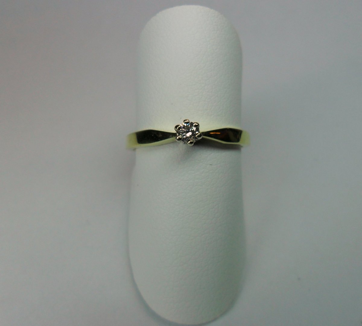 6 pronks solitaire ring