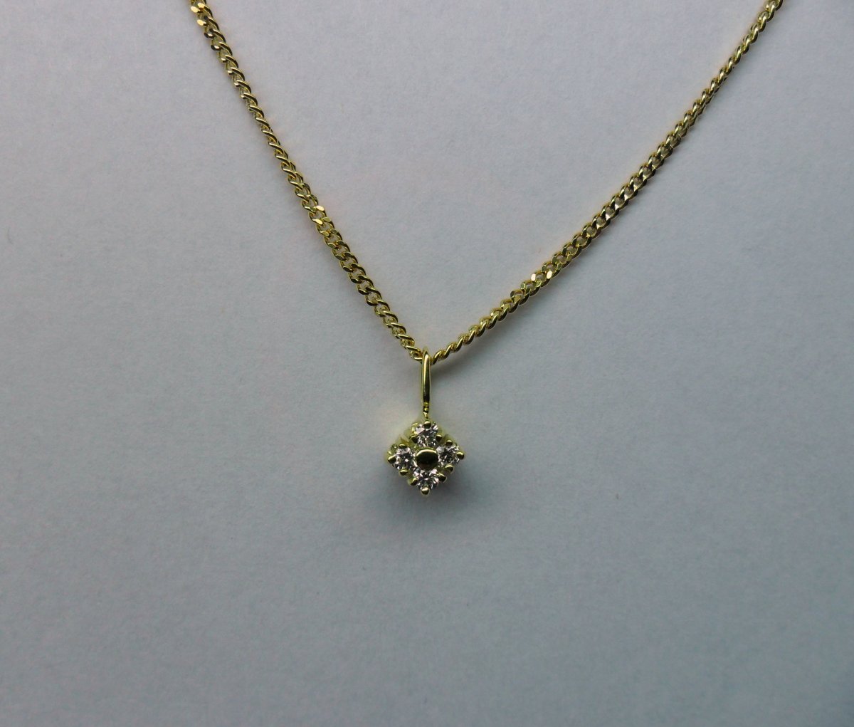 Vierkant Hanger Klein Geelgoud