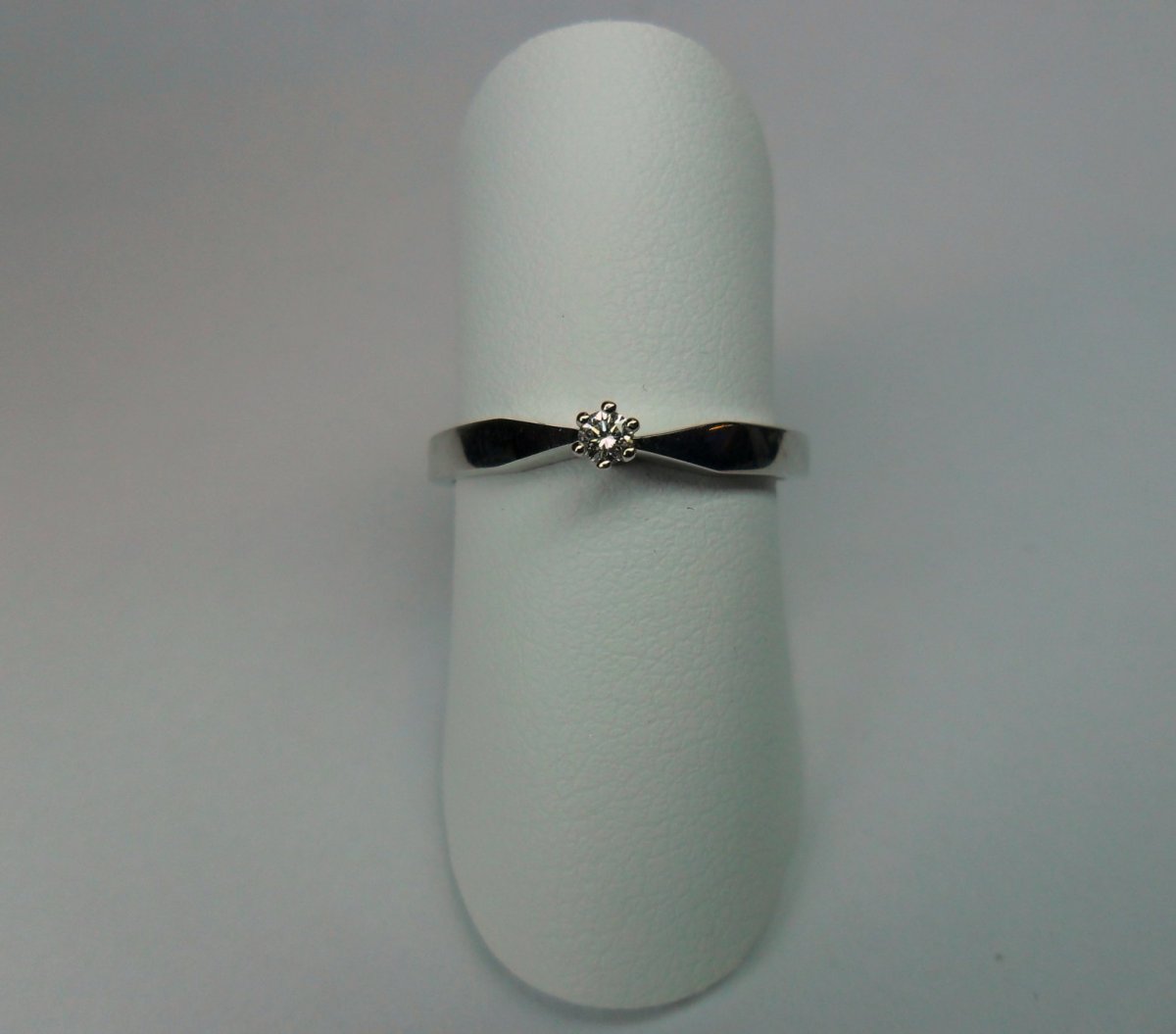 6 pronks solitaire ring