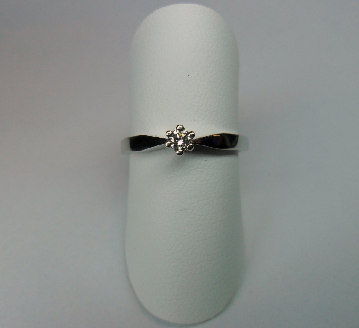 6 pronks solitaire ring