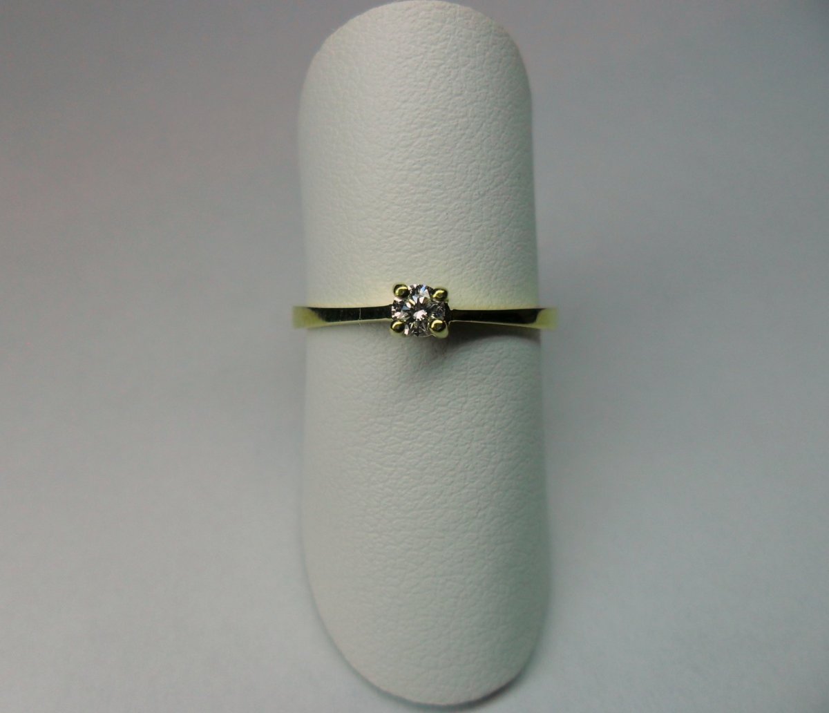 4 pronks solitaire ring