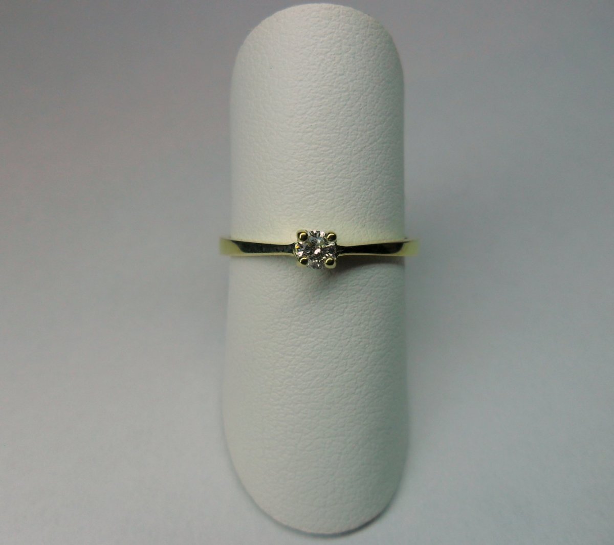 4 pronks solitaire ring