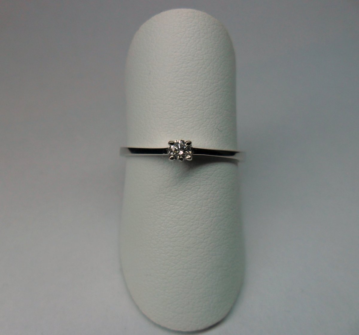 4 pronks solitaire ring