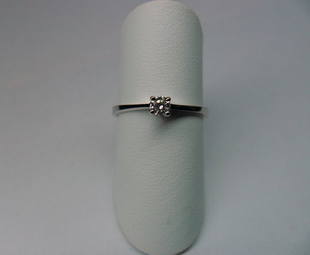 4 pronks solitaire ring