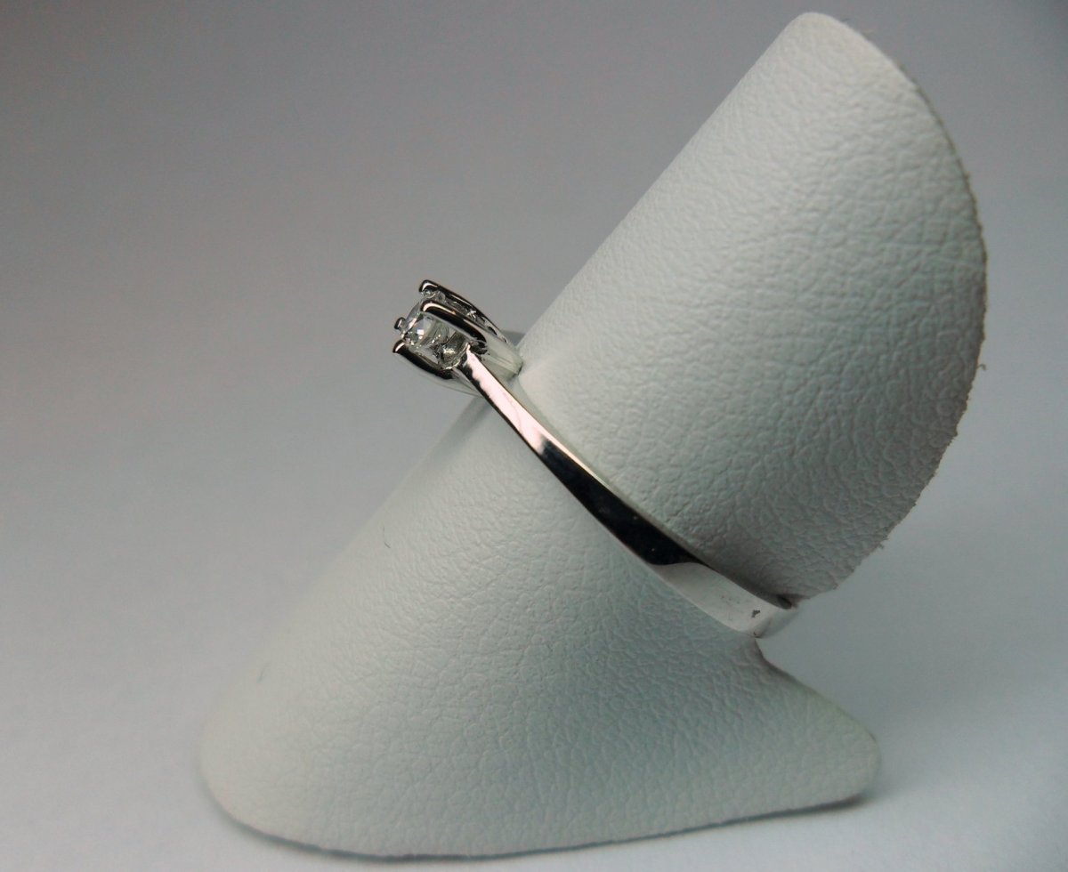 4 pronks solitaire ring