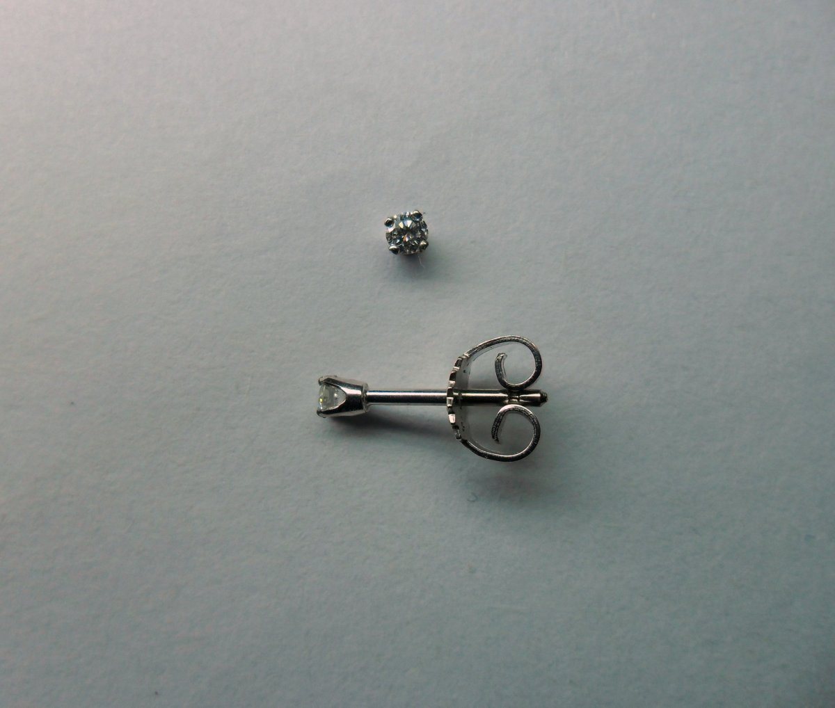 White Gold 4-Pronks Solitaire Ear Studs 2 - 0.10 crt.