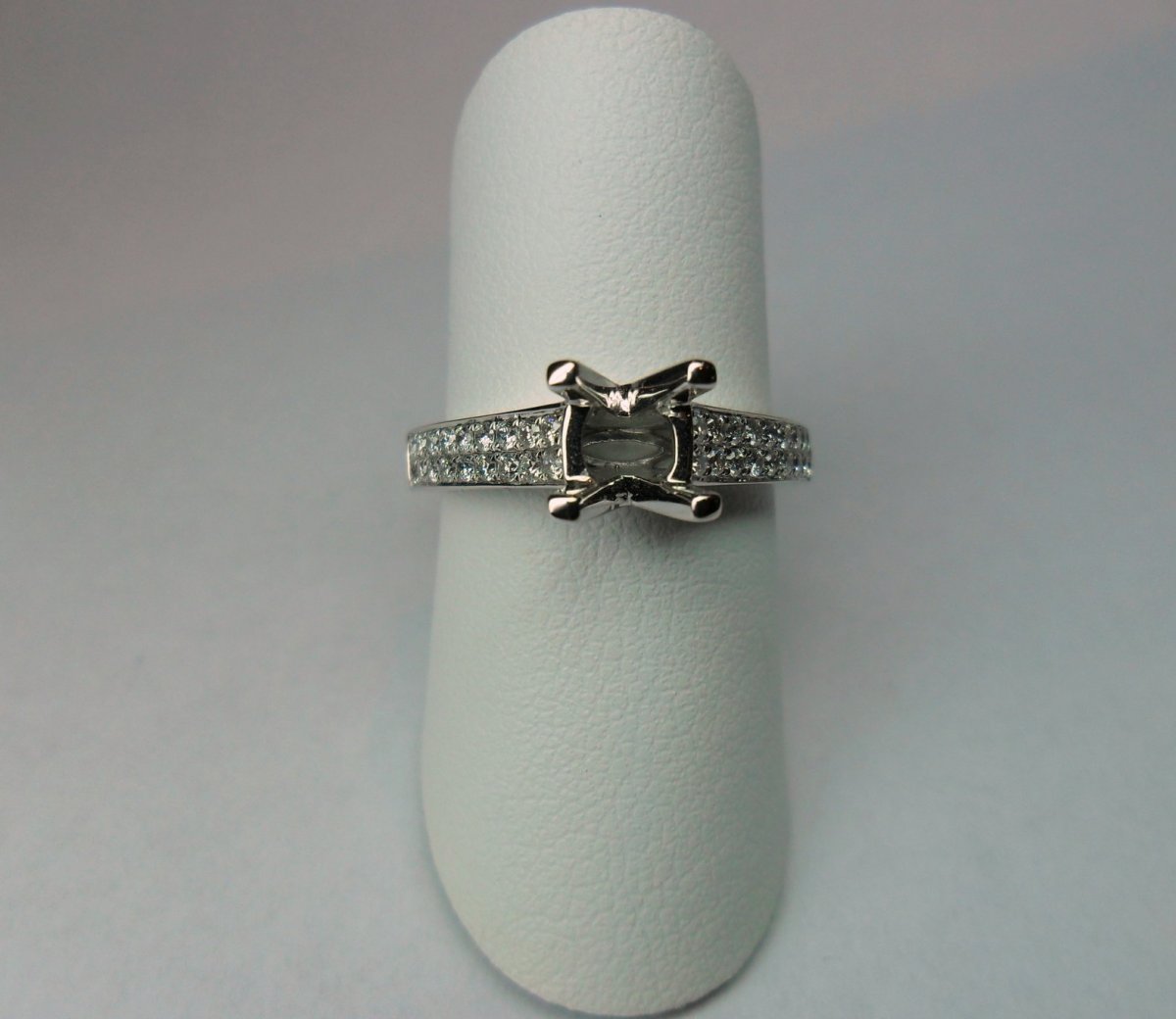Double Pavé Solitaire Mount