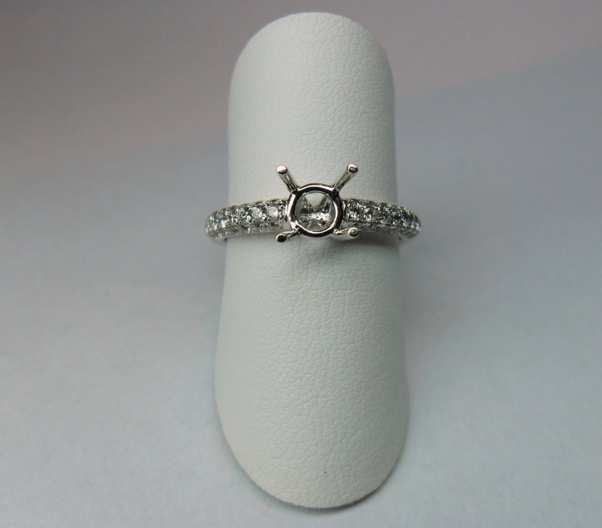 Sphere Pavé Solitaire Mount