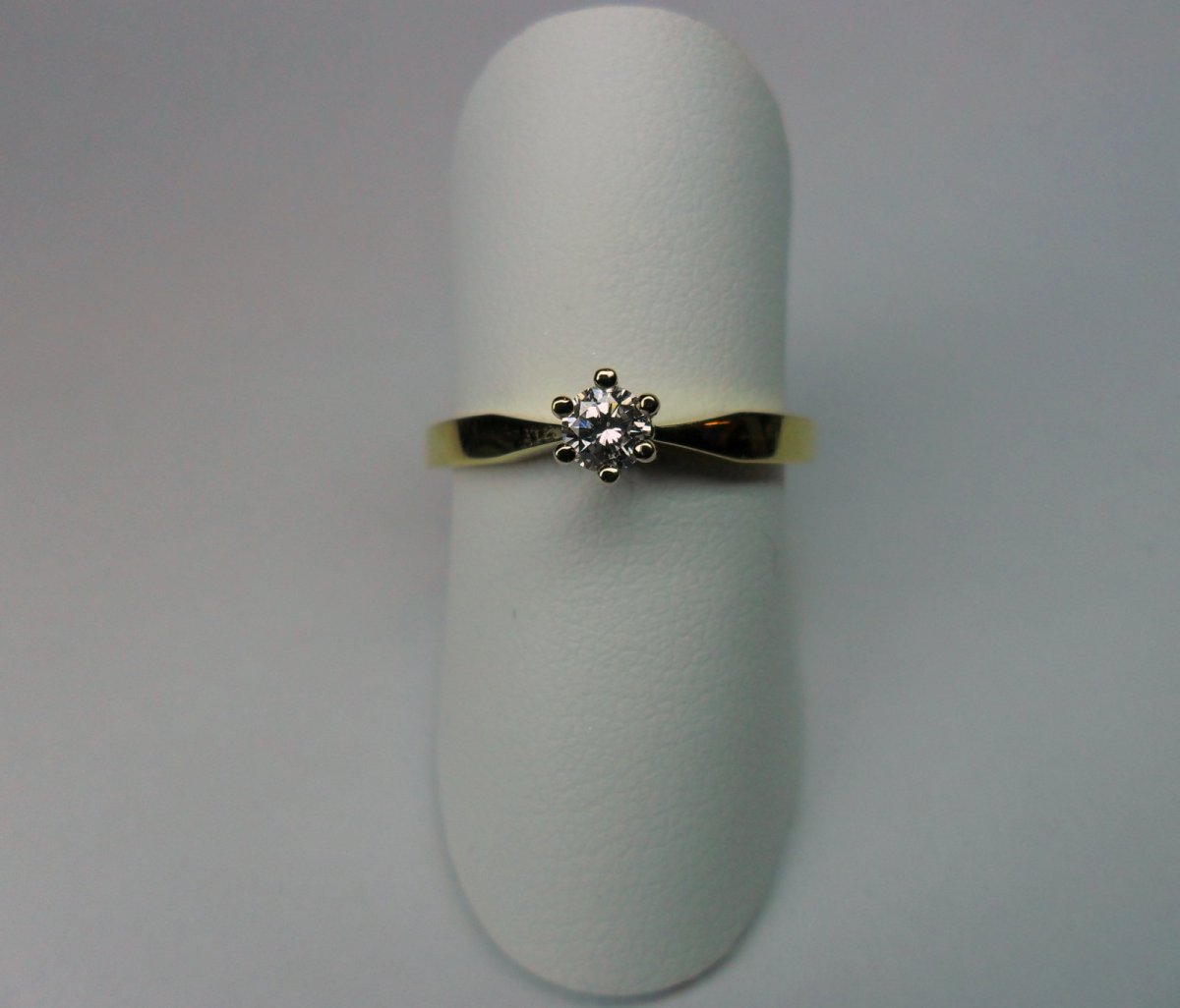 6 pronks solitaire ring