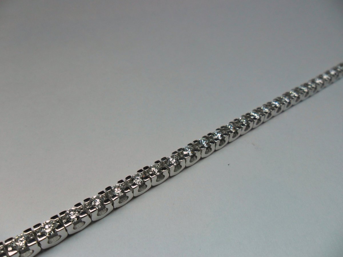 White gold tennis bracelet